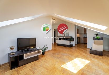 Sprzedam klimatyczne, poddaszowe mieszkanie/ruczaj