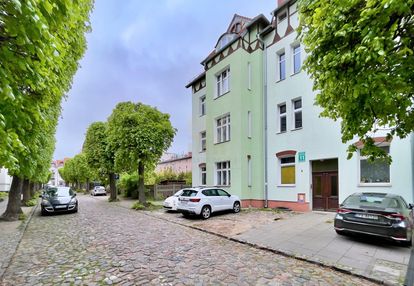 Gdańsk oliwa, kamienica, parking.