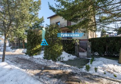 Dom wolnostojący blisko lasu