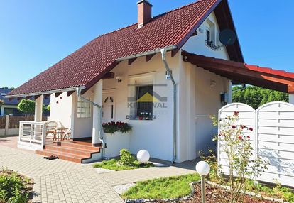 Przytulny dom z dużą działką -1km do jeziora!