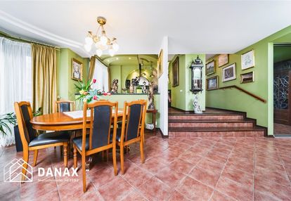 5pokojowe mieszkanie z balkonem, piwnicą i garażem