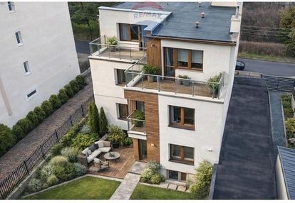 Duży dom - 3 lokale ,2 działki ,gdynia mały kack