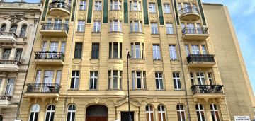 Przestronne m3 na parterze śródmiejskiej kamienicy