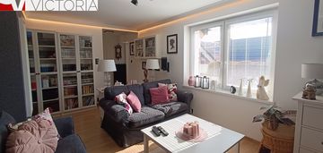 Wypielęgnowany dom w pobliżu śródmieścia