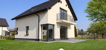 Dom z balkonem i ogrodem 15km od krakowa