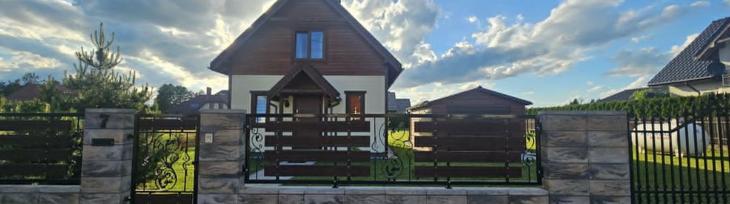 Uroczy nowy dom z kominkiem na kurpiach