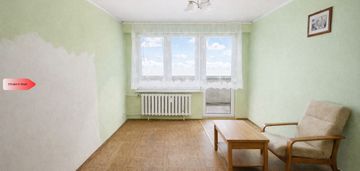 Jasne 2 pokoje z balkonem – świecie. do remontu.