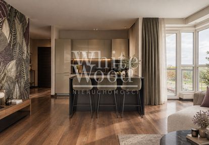 Słoneczny apartament z 2 balkonami.