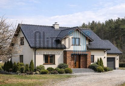Przestronny dom jednorodzinny - zielonka