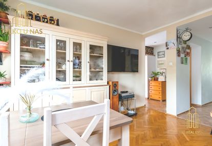 *trzy pokoje*ul.ciepła*2 piętro* balkon*parking