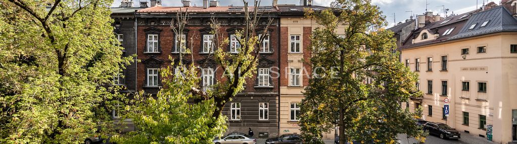 Apartament w odrestaurowanej kamienicy w centrum