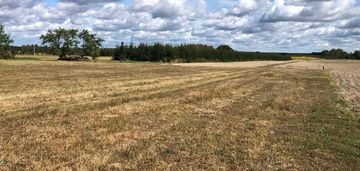 Piękna działka za miastem- cisza, spokój, natura!