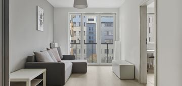 Z balkonem i oddzielną kuchnią eng | ru