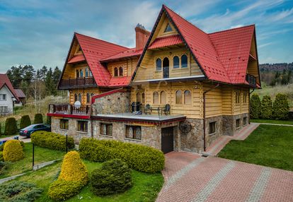 Urokliwy dom z widokiem na jezioro czorsztyńskie.