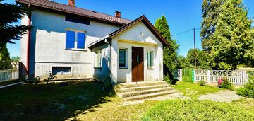 Siedlisko z działką 1,2 ha, mała wieś