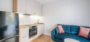 Lux studio z balkonem, garderobą i sypilanią