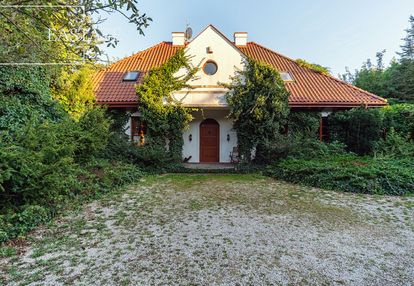 Działka 2100mkw - piękny ogród - dwa wjazdy