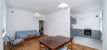 3 pokoje po remoncie w kamienicy na grochowie