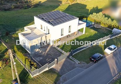 Nowoczesny dom z 2021 r w top lokalizacji.