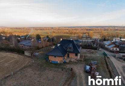Piękny duży dom w malowniczej okolicy