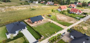 Wolnostojący dom parterowy | st. deweloperski