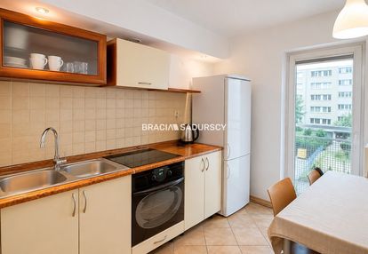 2 pok (oddzielne) 34m2 blisko centrum z garażem