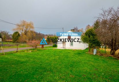 Dom bliźniak w spokojnej wsi