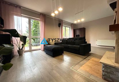 Wygoda miasta, spokój natury – ten dom to ma!