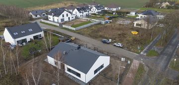 Parterowy dom w zabudowie bliźniaczej