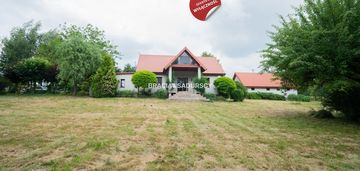 Atrakcyjny dom z pięknym ogrodem 30arów, zapraszam