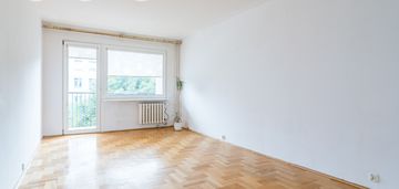 2 pokojowe z balkonem i widokiem na zieleń!