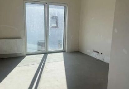 Dwupoziomowe mieszkanie na wawrze