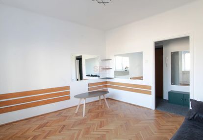 Budynek z cegły | centrum | ustawne