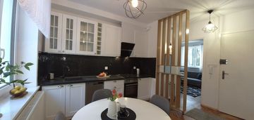 Milanówek: apartament w willi z ogrodem