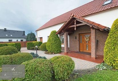 Piękny dom na dużej działce gotowy do wprowadzenia
