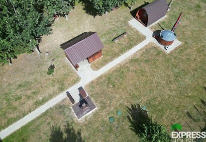 Dom plus działka plus sauna plus jacuzzi.