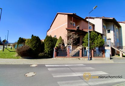 Przestronny dom z dużym ogrodem na sprzedaż!