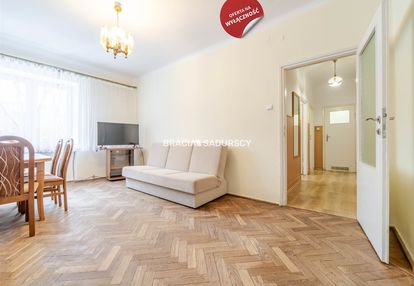 2-pokojowe z osobną kuchnią.