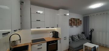 3 pokoje 49m2 1 piętro, balkon, 2021 ul okrzei