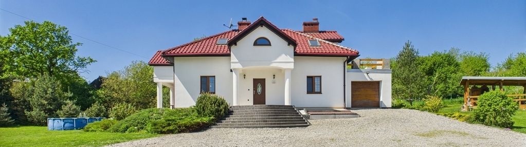 Nowoczesny dom z klimatem – działka ponad 1 ha