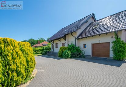 Urokliwy dom otoczony zielenią, skrzatusz!