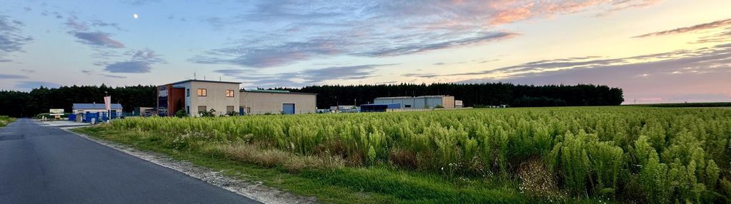 Bardzo atrakcyjnie położona działka usługowa