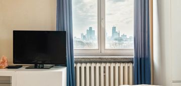 Kamienica | winda | metro ratusz-arsenał | muranów