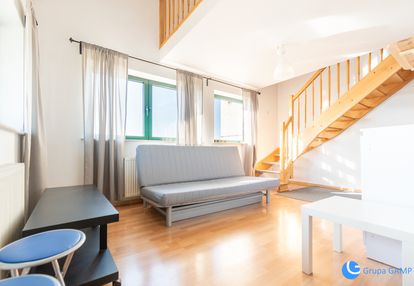 48m2 / antresola / garderoba
