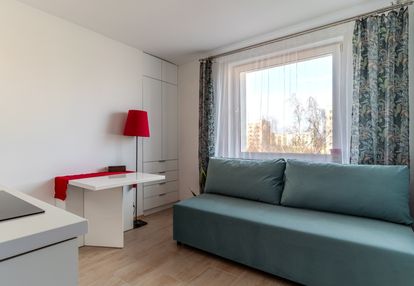 Wyremontowana kawalerka w sercu chyloni