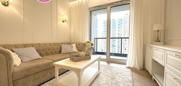 Świeżo wykończony apartament | widok na zatokę