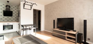 2-pok. 40m2, balkon, parking, os. oświecenia