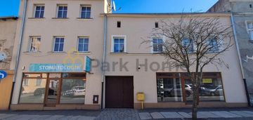 Kamienica w centrum z najemcami