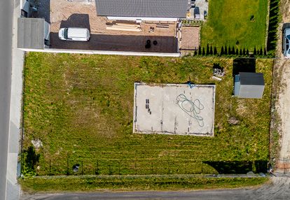 Działka budowlana 700 m² – murzynowo leśne