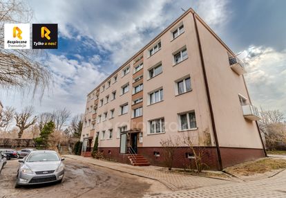 1 piętro | do remontu | piwnica | balkon | centrum